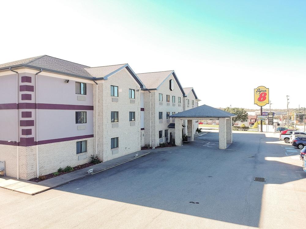 Hotel Super 8 By Wyndham Uniontown Pa Exterior foto