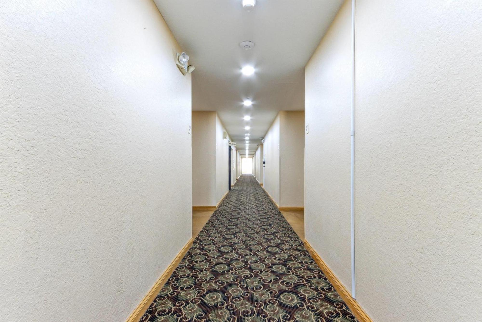 Hotel Super 8 By Wyndham Uniontown Pa Exterior foto