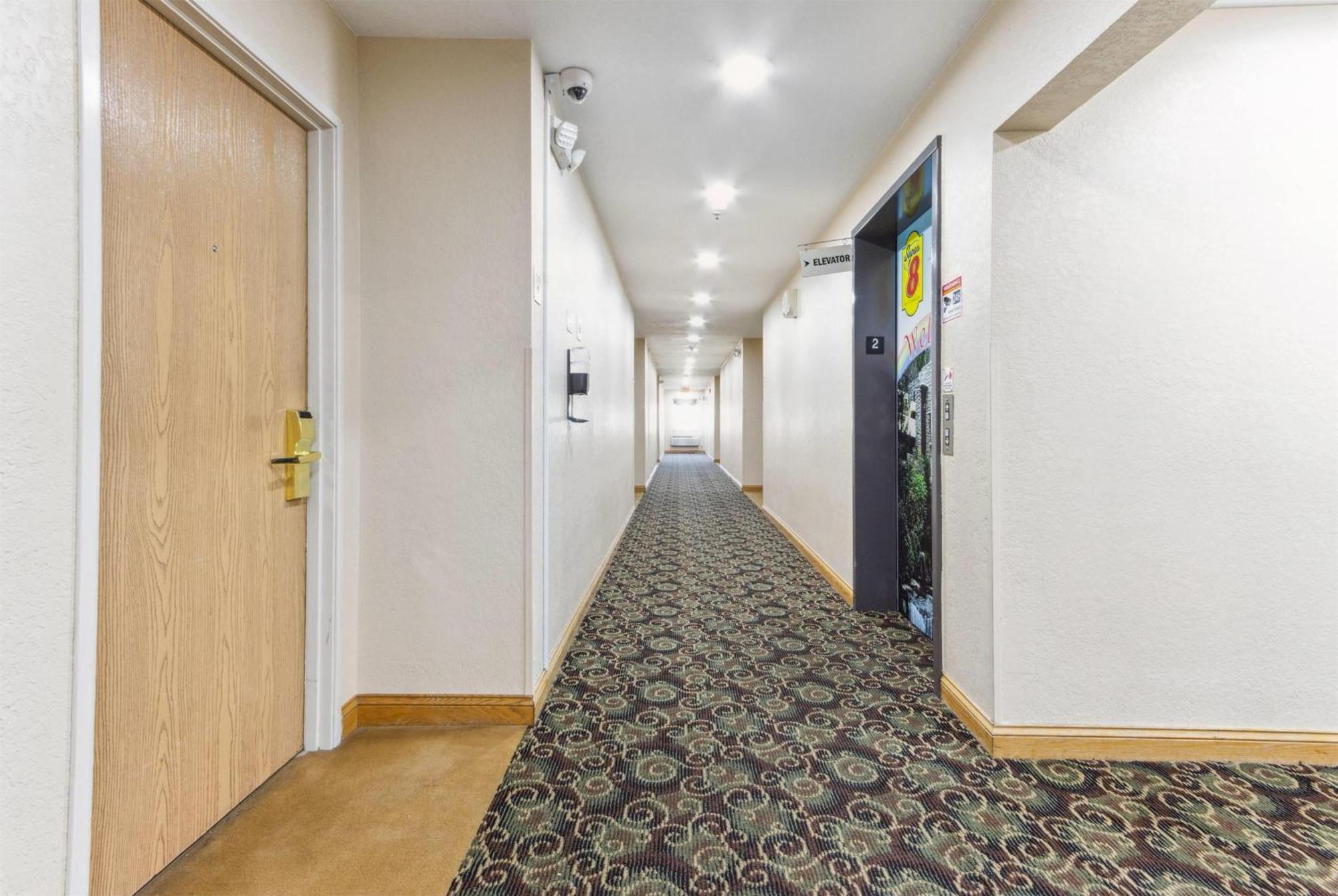 Hotel Super 8 By Wyndham Uniontown Pa Exterior foto