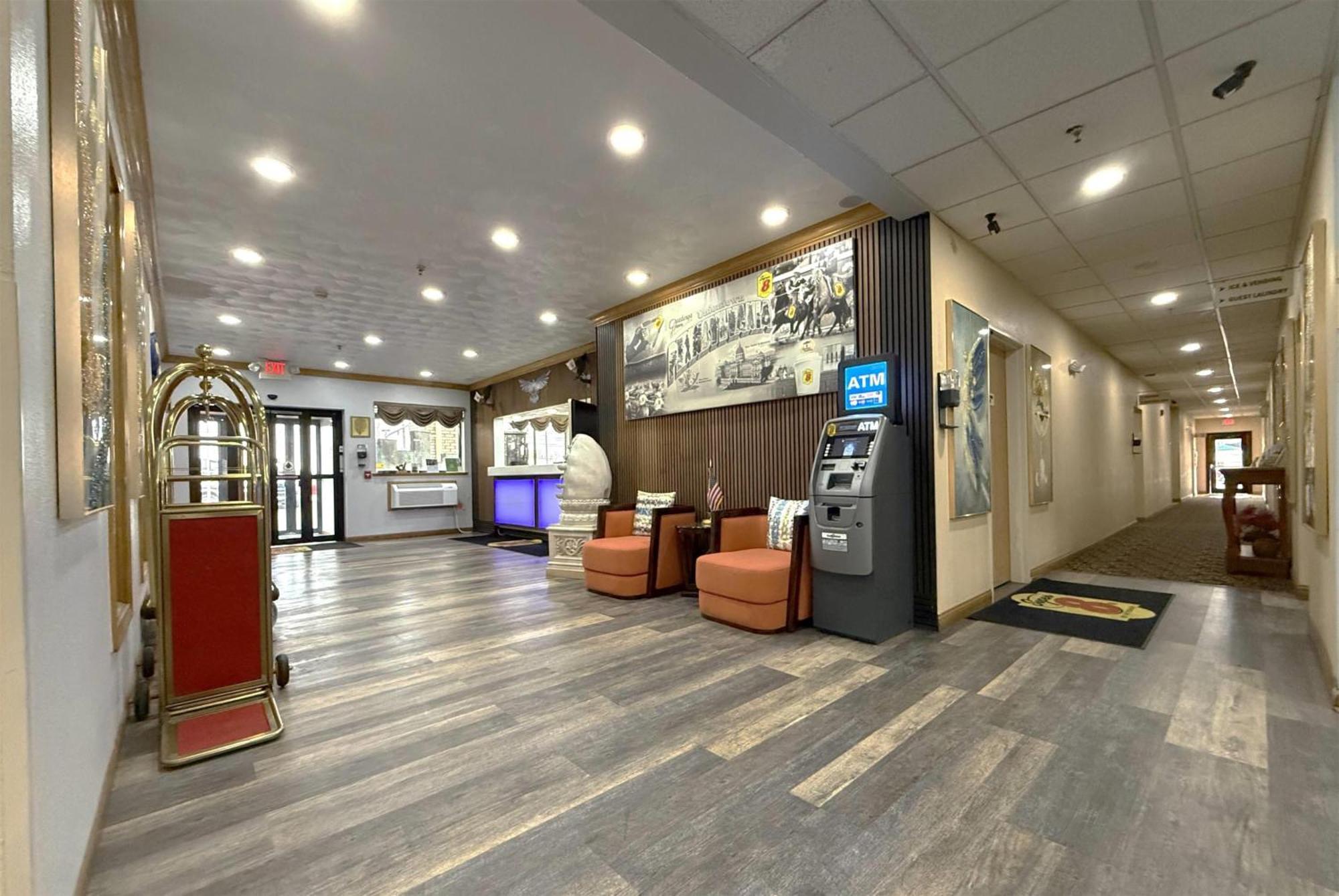 Hotel Super 8 By Wyndham Uniontown Pa Exterior foto