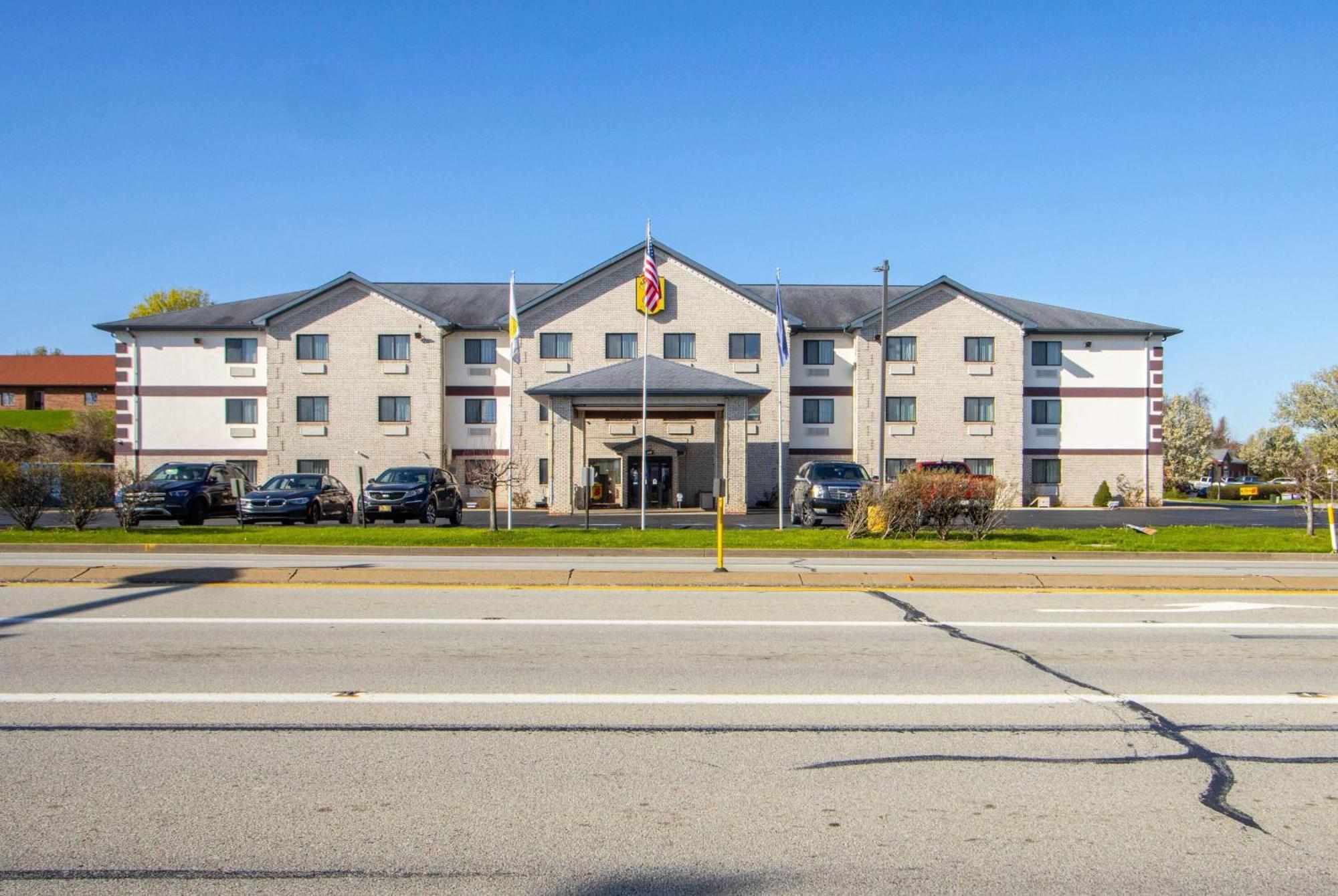 Hotel Super 8 By Wyndham Uniontown Pa Exterior foto